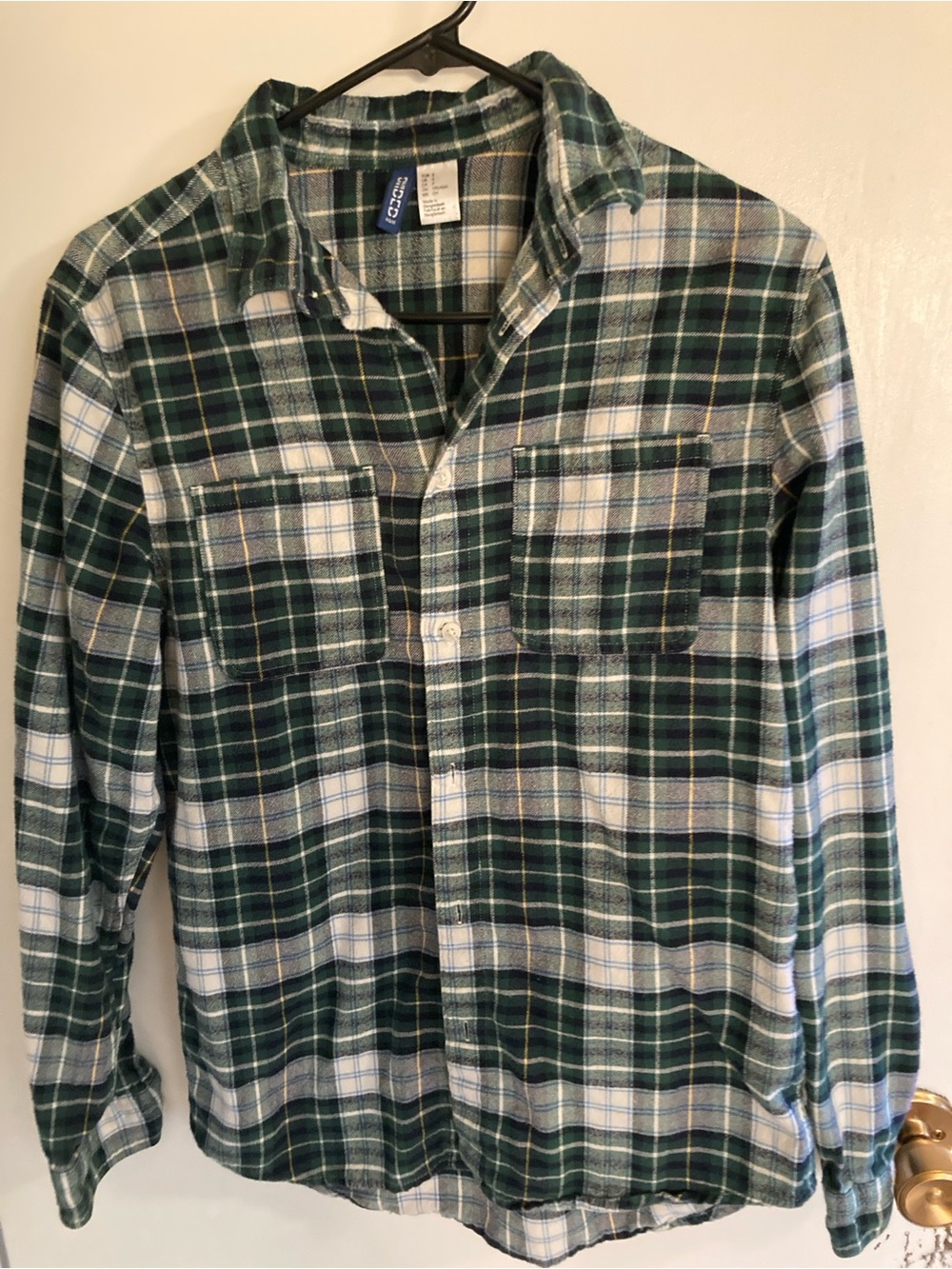 H&M Green and White Plaid Button-Down Flannel Shirt